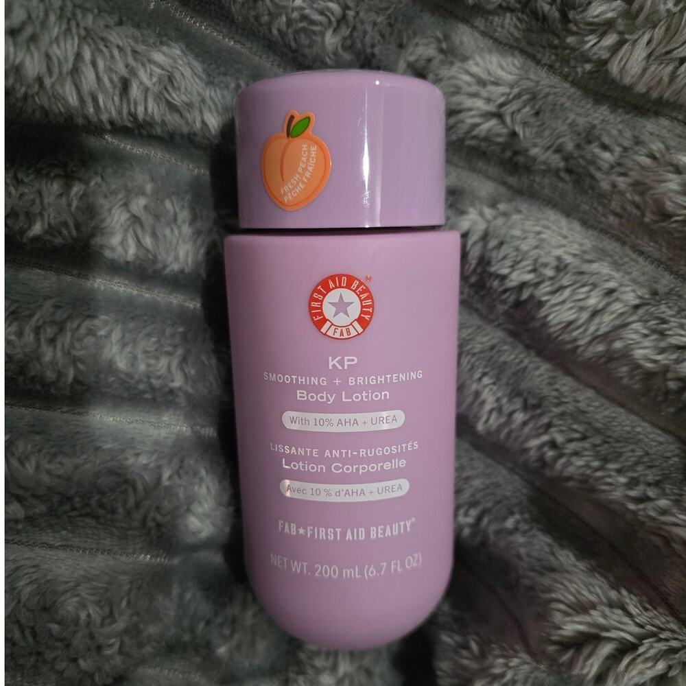 First Aid Beauty KP Smoothing & Brightening Body Lotion -New